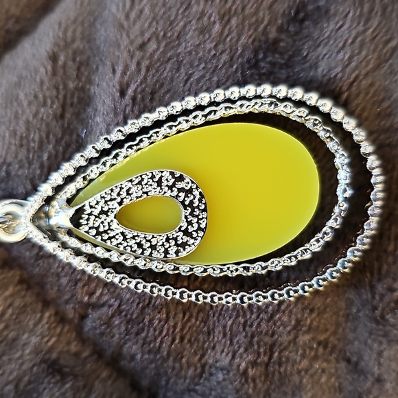 Earrings - Picture 10 of 16